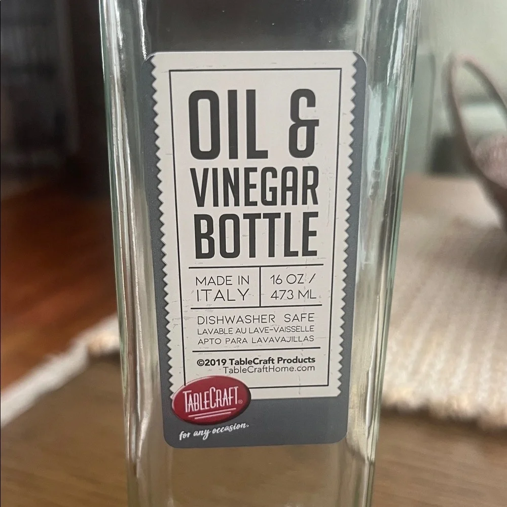 Clear Glass Oil & Vinegar Bottle with Pourer